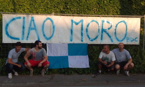 lo striscione issato oggi all'esterno dello stadio centese