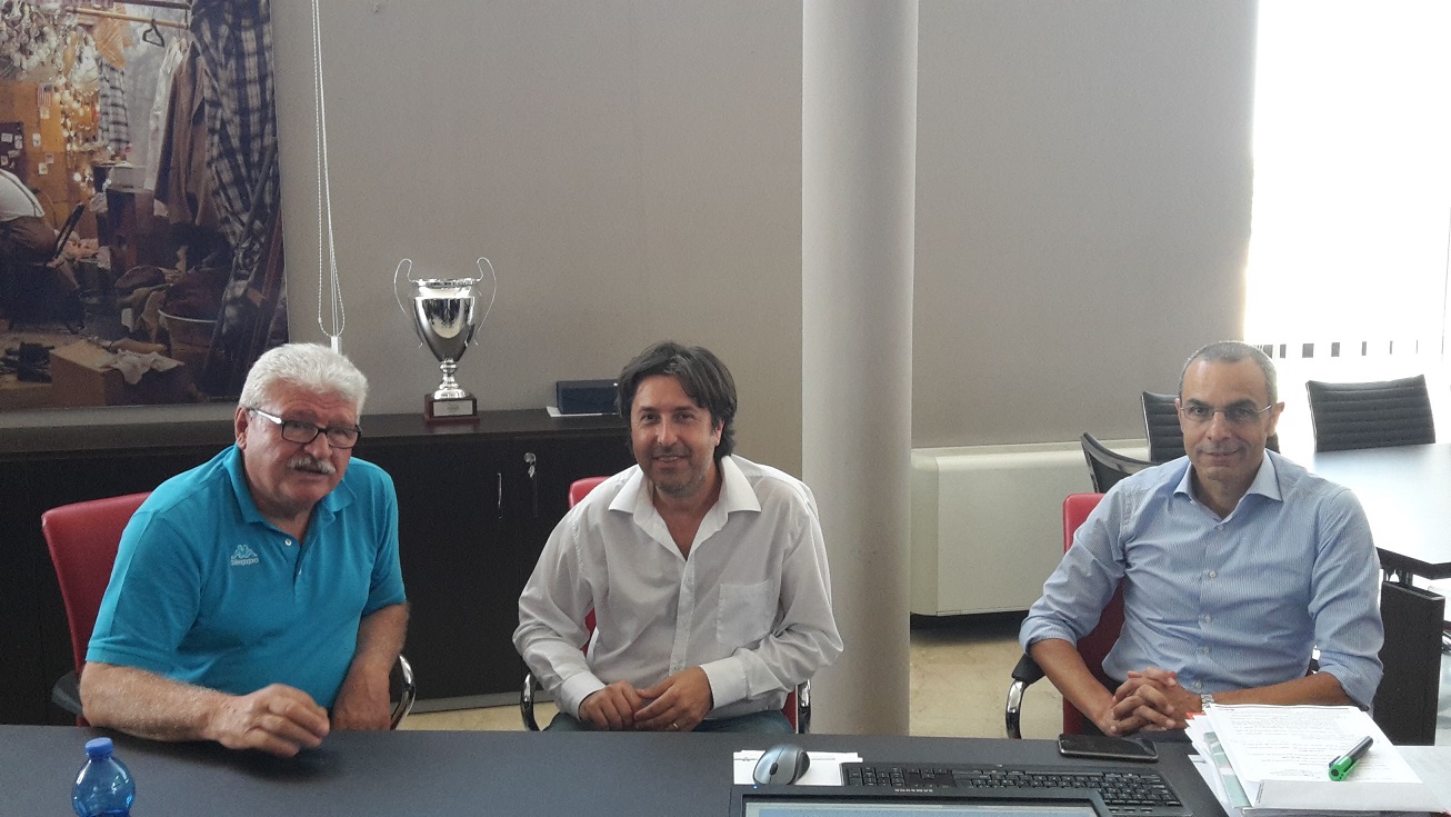 sa sx foto Giuseppe Accorsi <presidente Consiglio di Amministrazione di Banca Centro Emilia, Fabrizio Toselli Sindaco di Cento e Giovanni Govoni Direttore generale della Banca