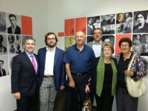 foto scattata al centro studi sull'immigrazione di Renazzo da sx Anthony Provenzano, Simone Maccaferri, Luis Corticelli,Mark Alberghini,Luciana Buchetti Corticelli e Ada Corticelli ( mia mamma)