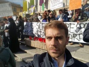 ferraresi durante la manifestazione a roma organizzata dal 5 stelle 