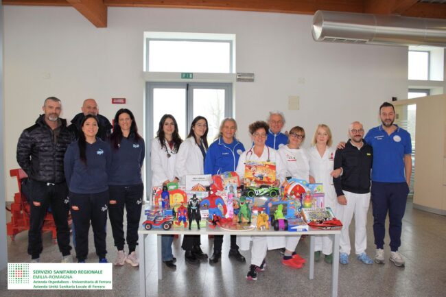 08-01-2025 Consegna Giochi VIS 2008 ASD -VIS ROSA Associazione Giulia PEDIATRIE (2)