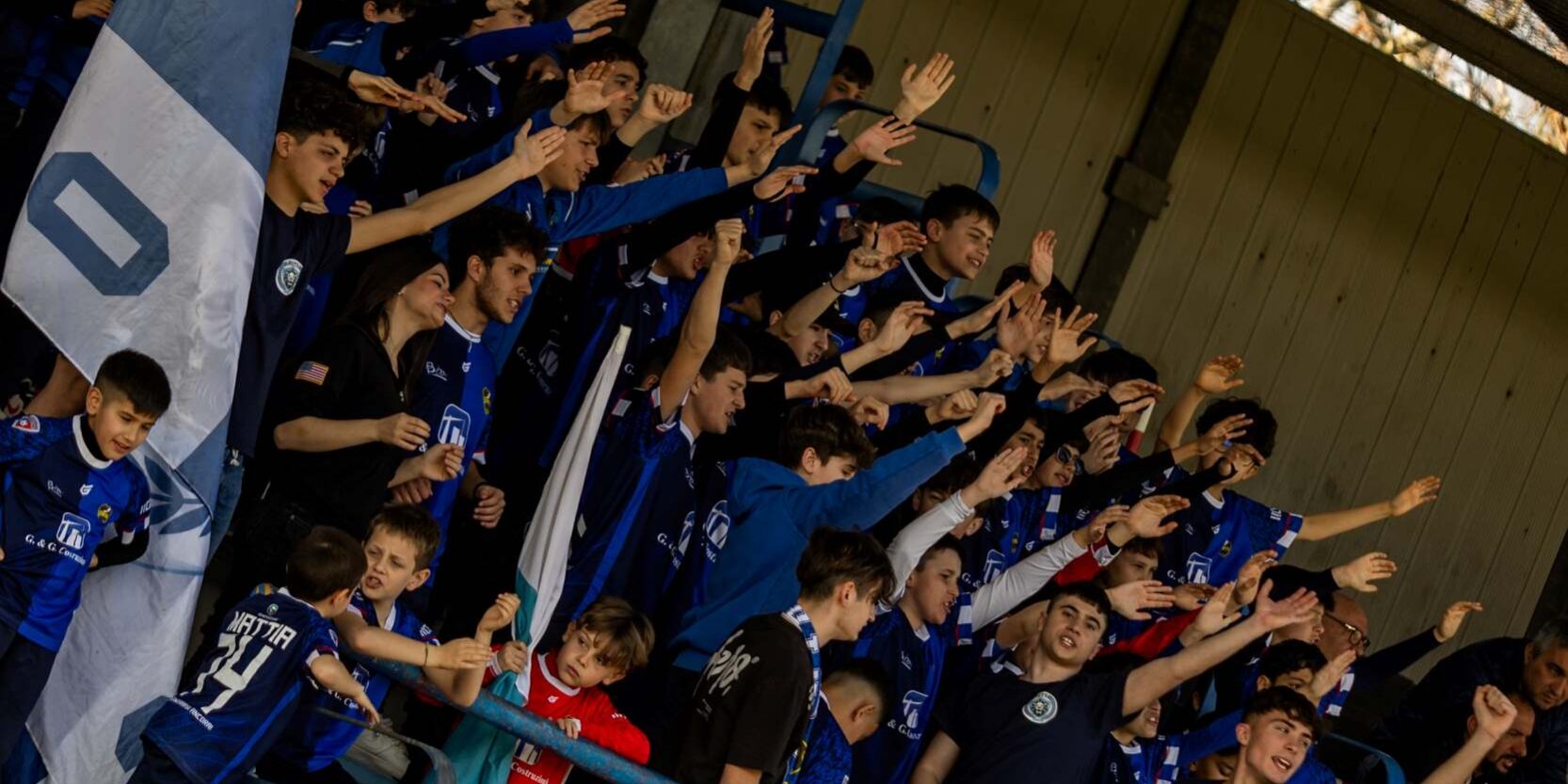 UN GRANDE PUBBLICO 12 ESIMO UOMO IN CAMPO PER LA CENTESE CALCIO